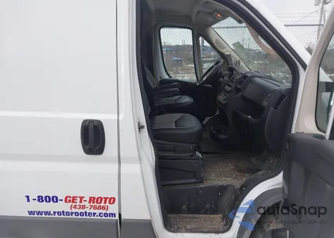 2018 Ram Promaster 1500 Low Roof 136 Wb z USA, uszkodzony, nr VIN 3C6TRVAG8JE145170